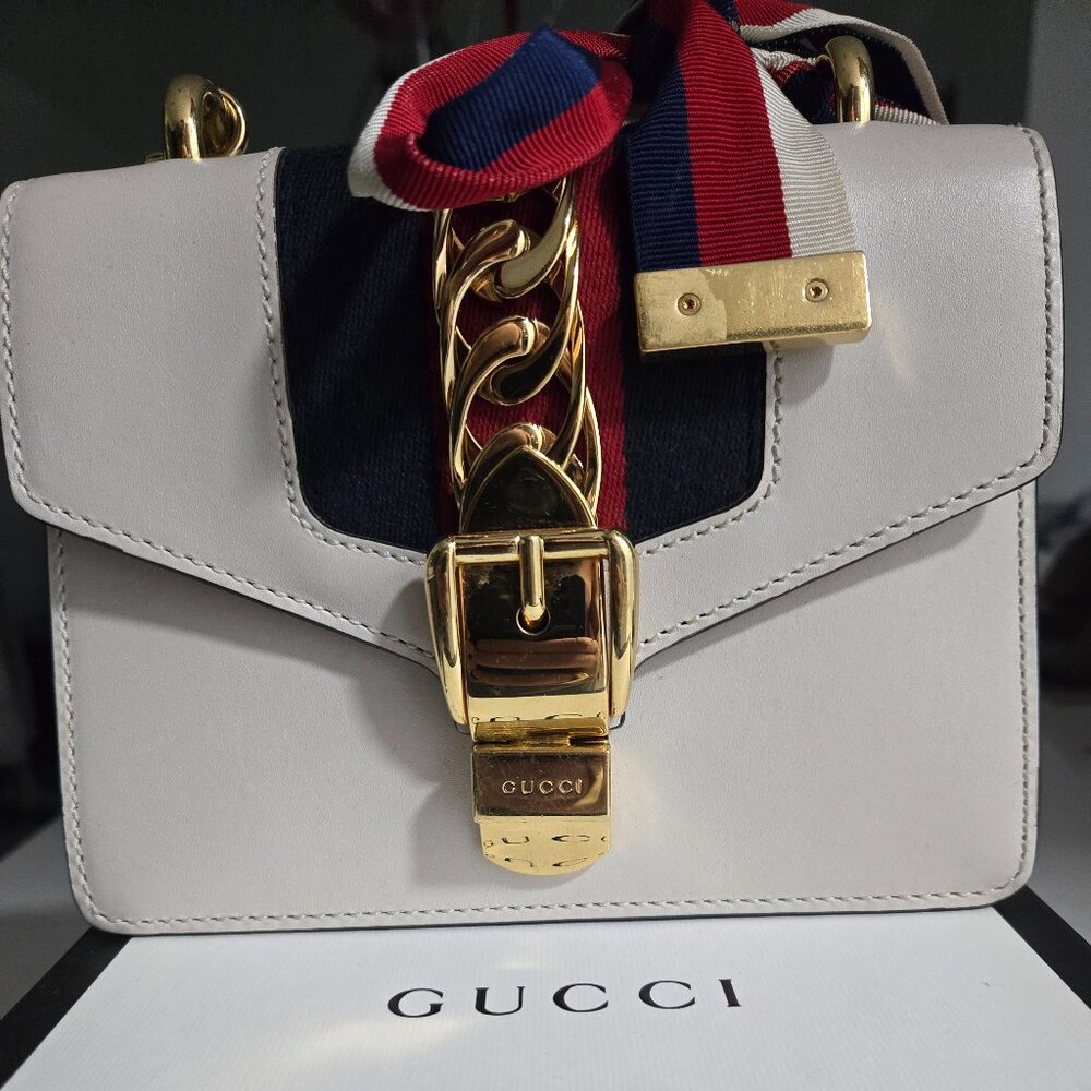 Gucci purse like new  Medium💥